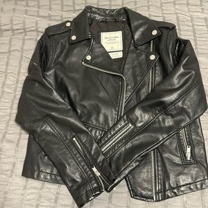 Women’s Abercrombie & fitch vegan leather moto jacket size medium